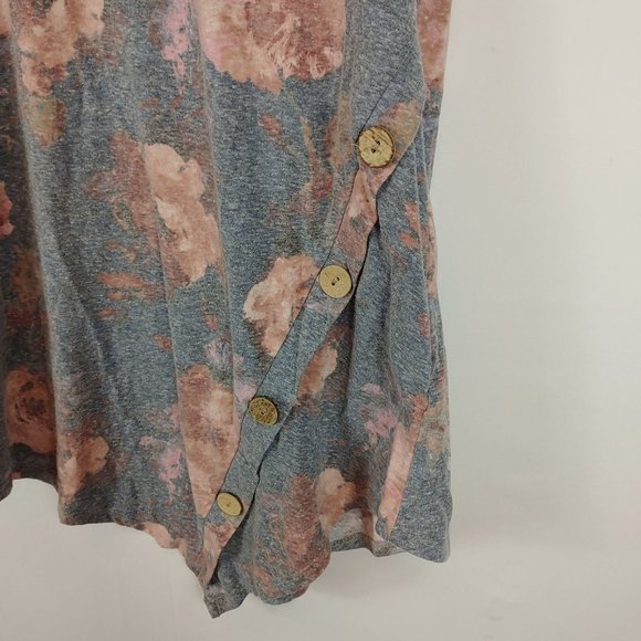 Jodifil gray faded floral button detail V tank L - Picture 4 of 11